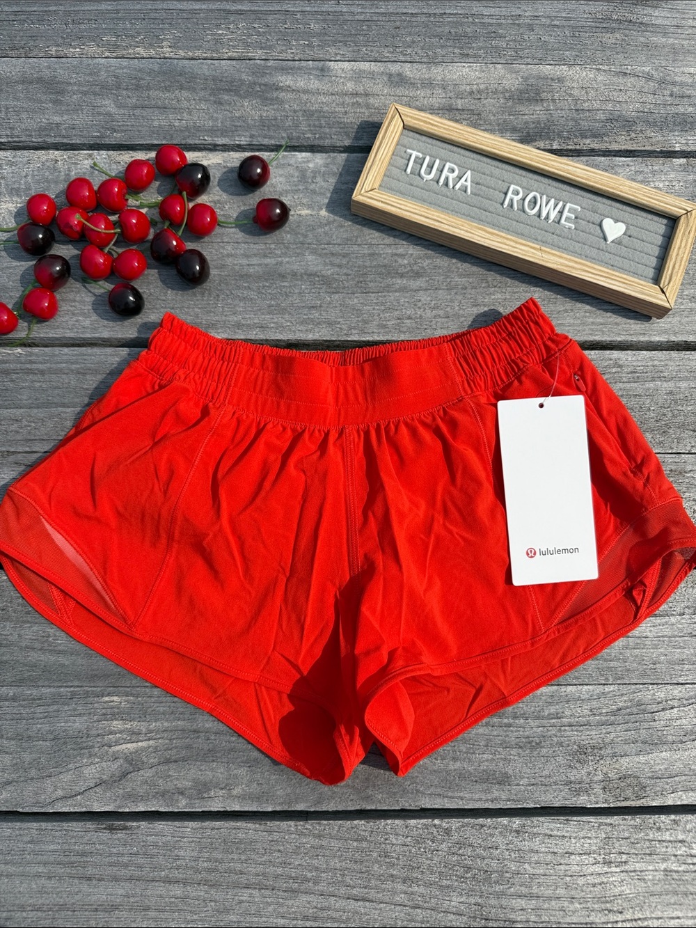 Lululemon Hotty Hot LR 2.5" Lined Shorts Cherry Ember SIZE 6 NWT ❤️